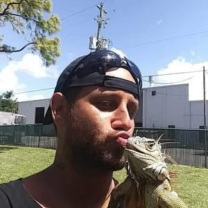 Meet your Posher, Christopher